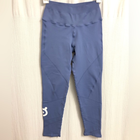 Peloton Nux brand Festive Blue Shapeshifter Legging - Picture 4 of 4